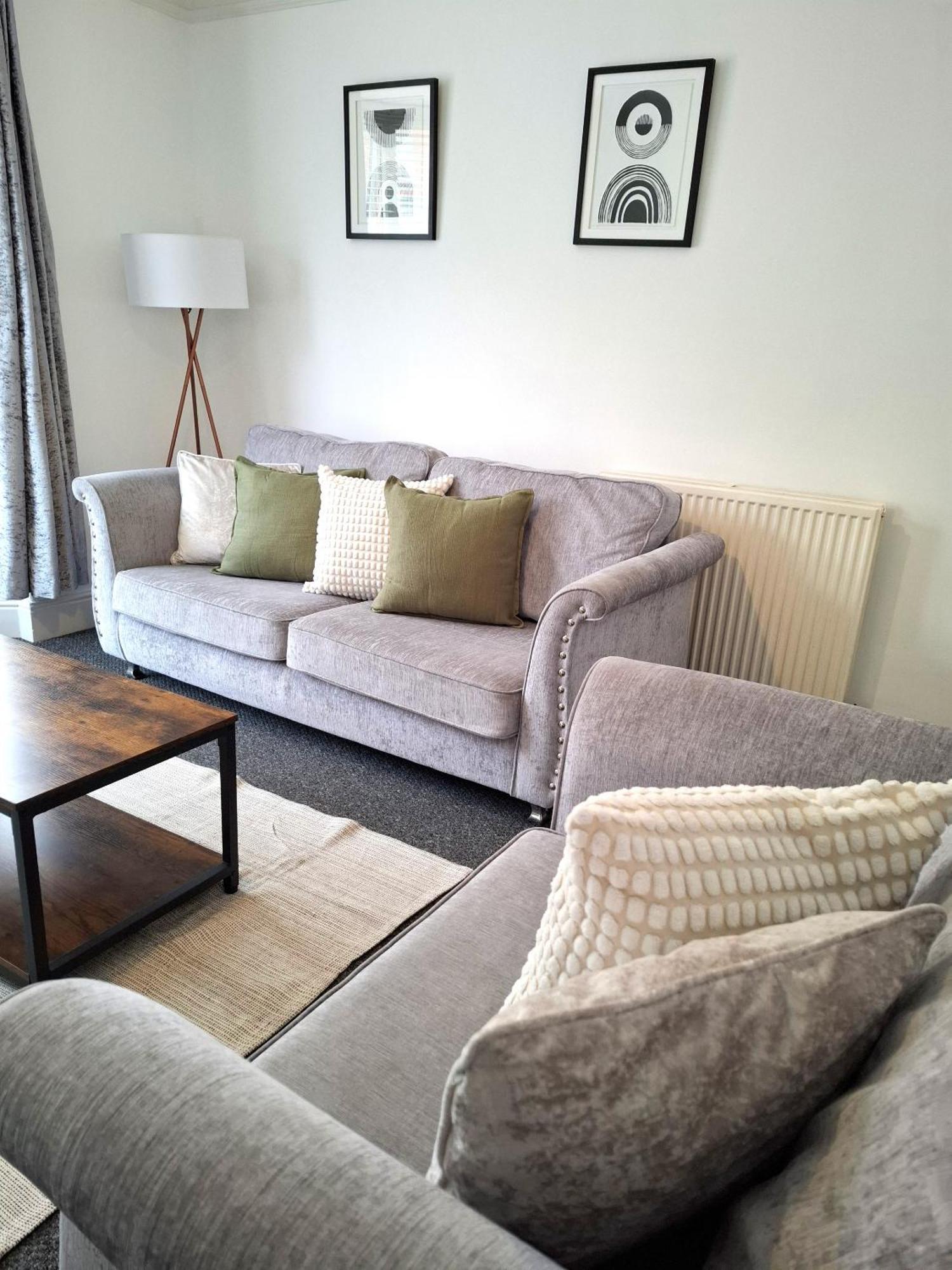 Modern Bright 3 Bedroom House Burton  Екстериор снимка